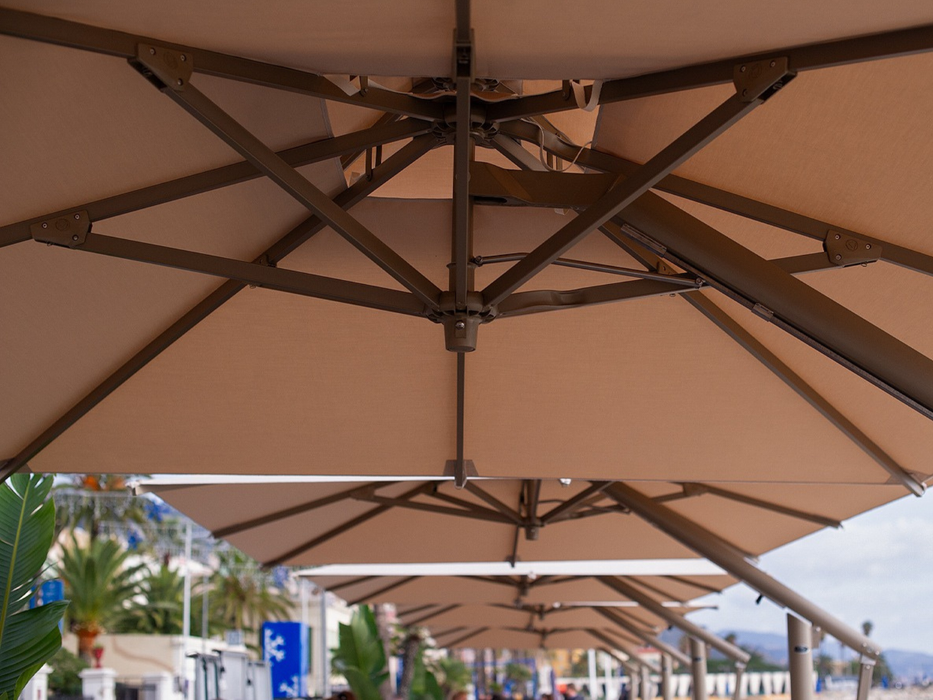 One retractable umbrella