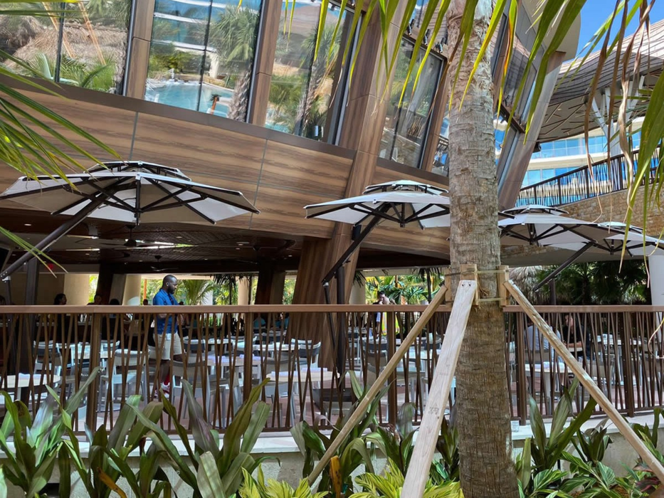 One retractable umbrella