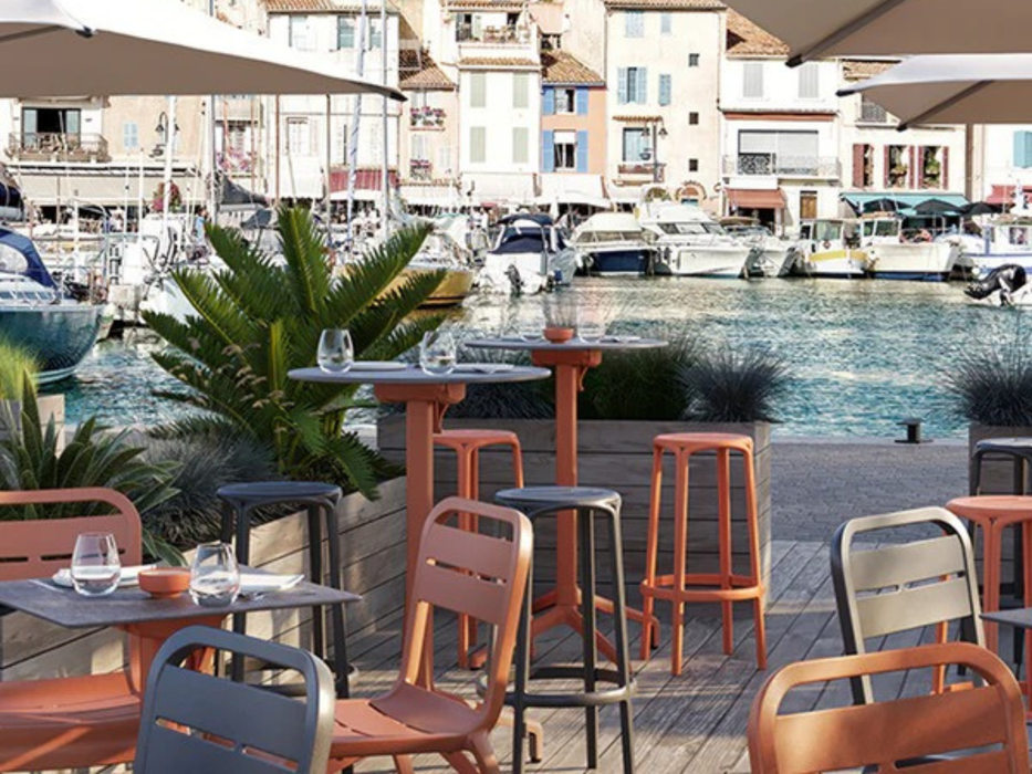 4 Grosfillex Cannes Stools