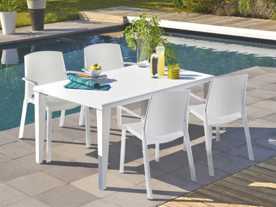 18 Milton Grosfillex armchairs