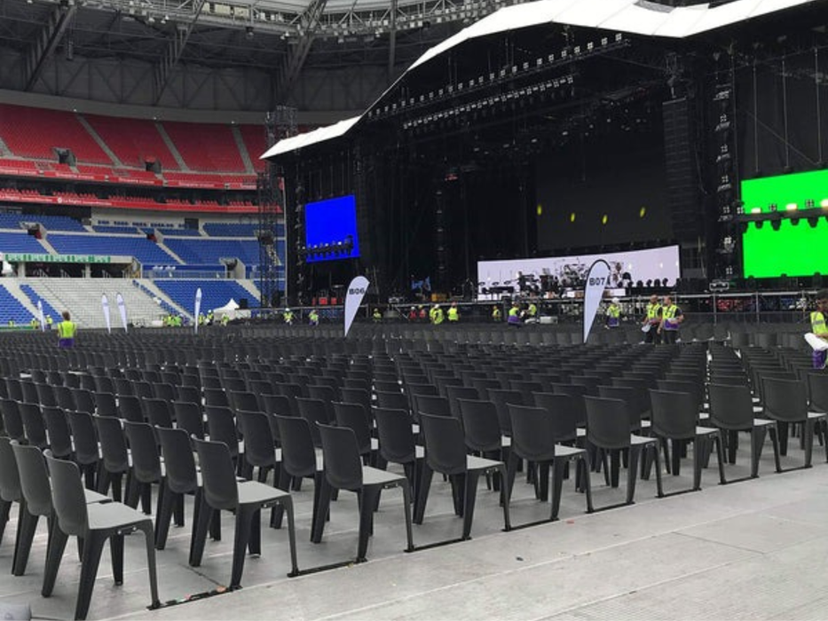 18 Denver Grosfillex Chairs