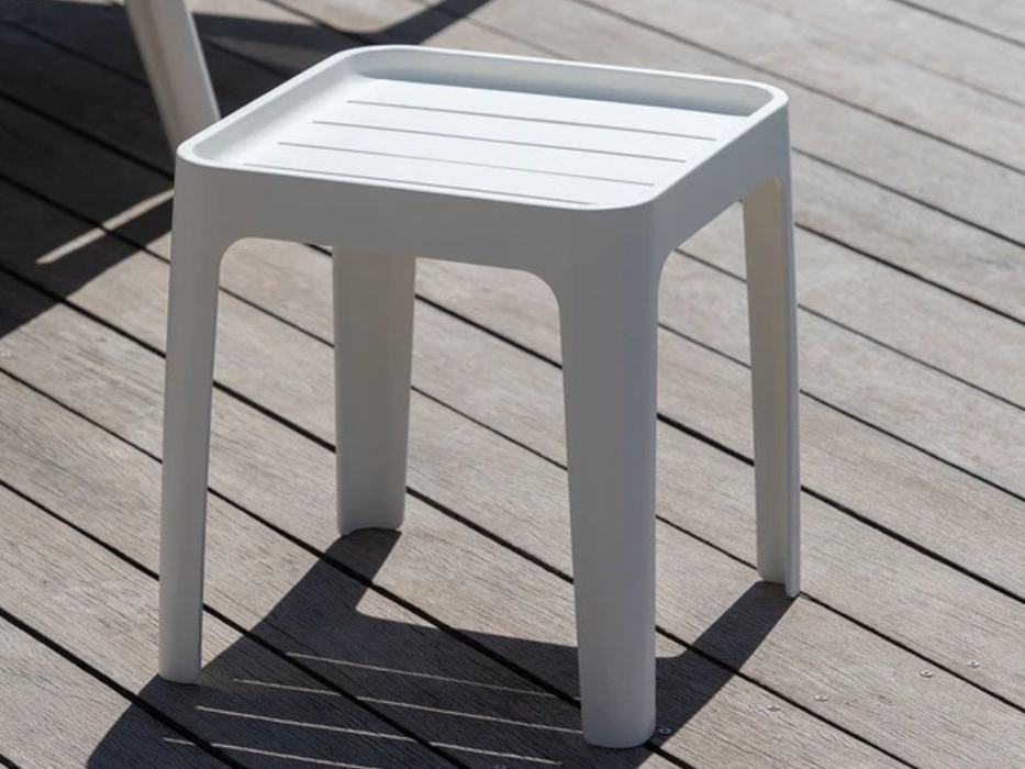 20 tables basses Provence 40X40 Grosfillex