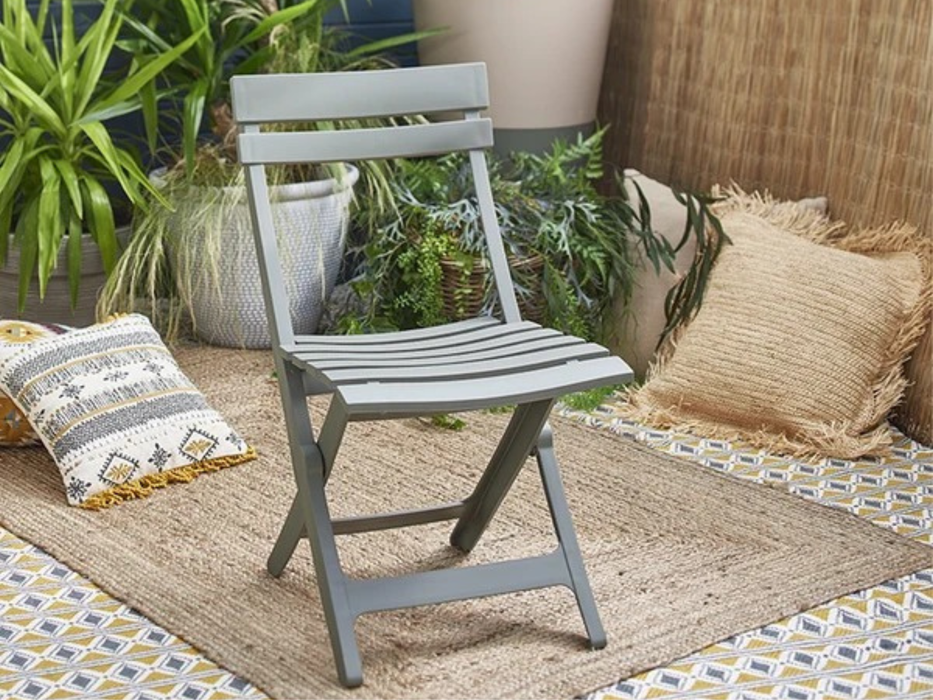 24 Grosfillex Folding Miami Chairs