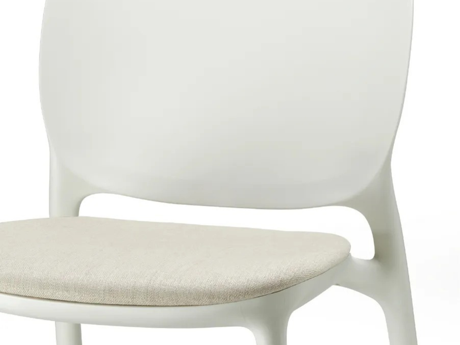 6 Hug chairs with Scab cushion