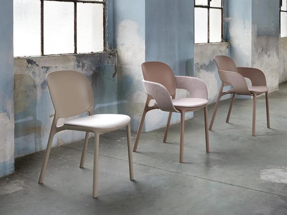 6 Hug chairs with Scab cushion
