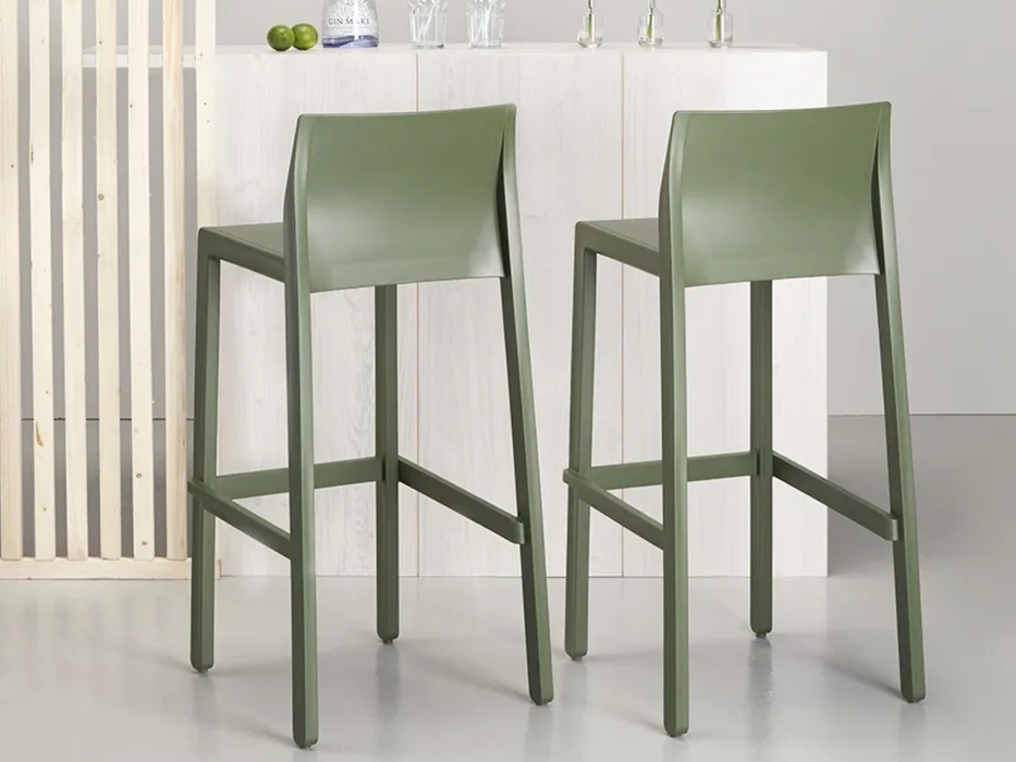 4 Kate stools