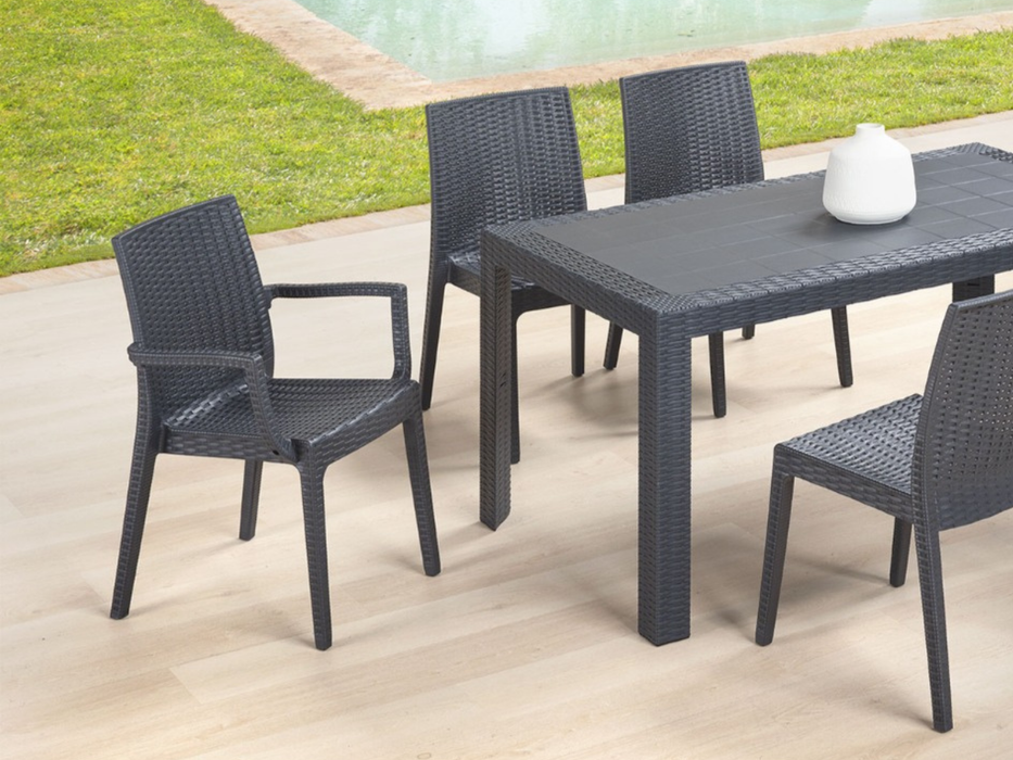 18 Dafne Areta Armchairs