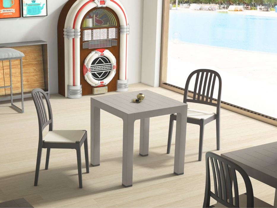 18 chaises Era Areta