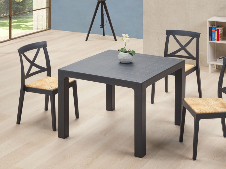 18 Chaises Artemide Areta
