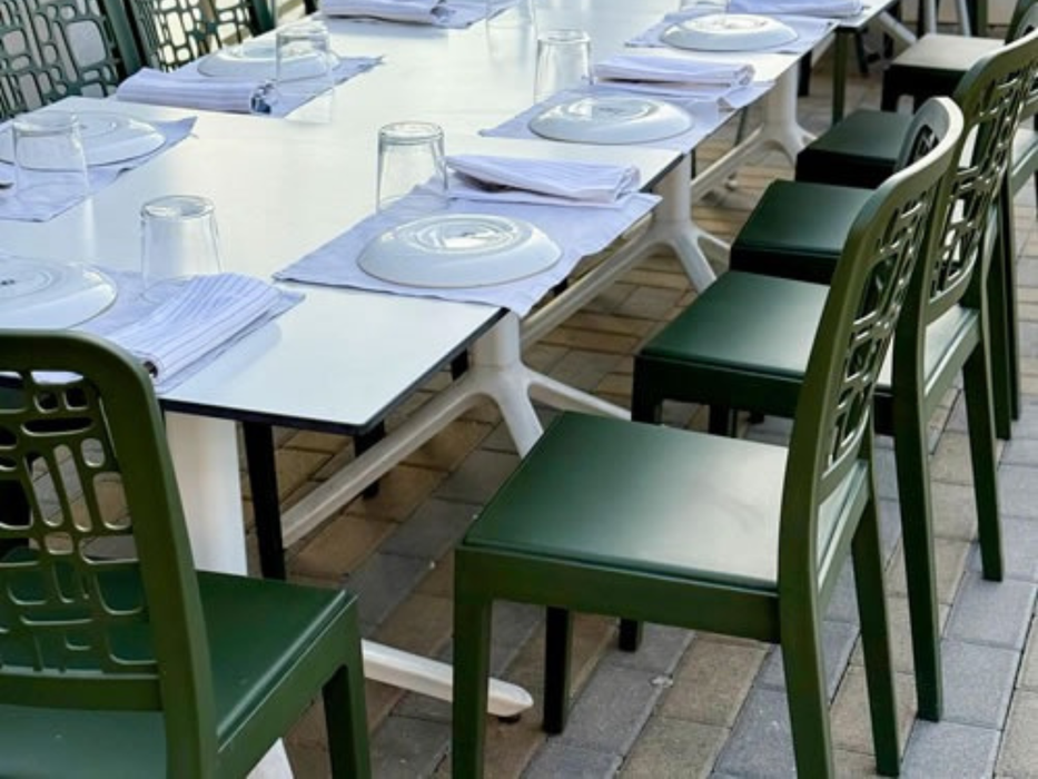 18 Medea Areta Chairs