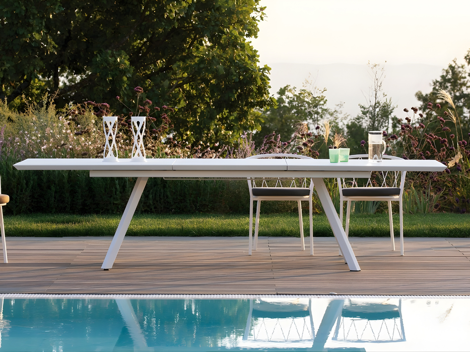 Extendable Table Daisy