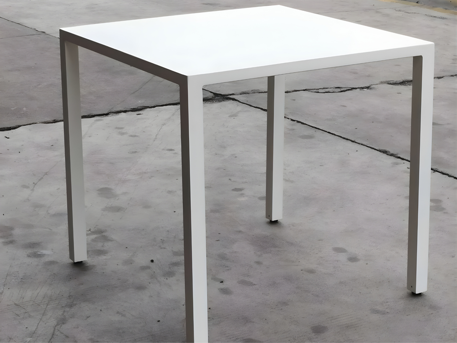 Table Alma